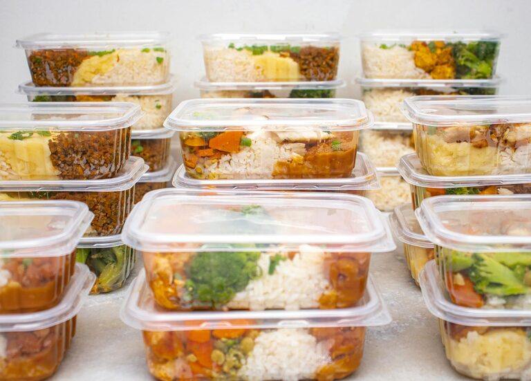 Idee pratiche per il meal prep: risparmiare tempo e mangiar sano tutta la settimana